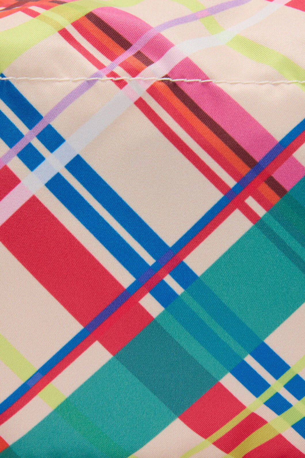 Geo Pop Check Travel Bag - Image 5