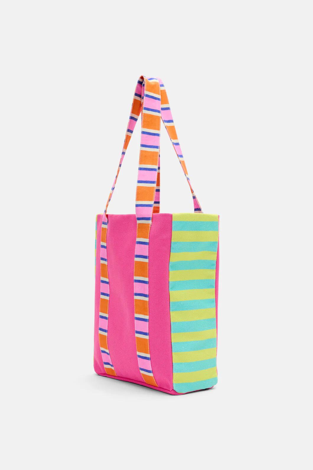 On Holiday Tote - Image 5