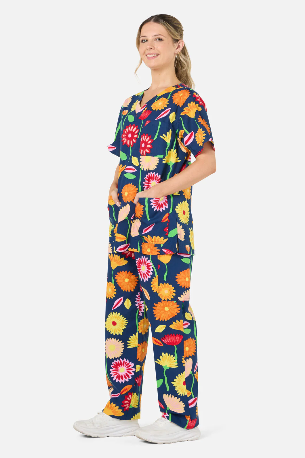 Sunshine Flowers scrub set - Image 2