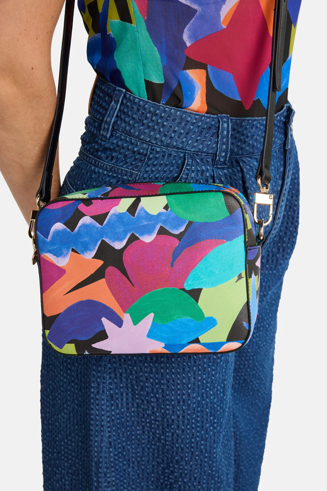 Tangled Tropical Crossbody Bag - Image 2
